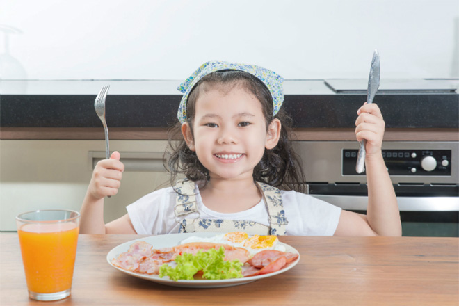 Cha mẹ và con cái cần hiểu đúng về bữa sáng lành mạnh