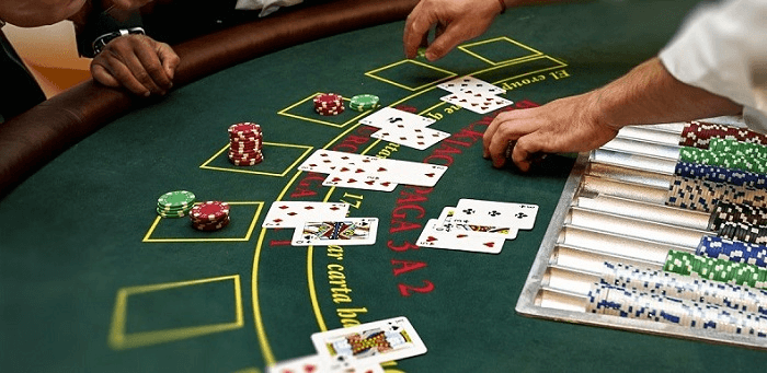 Hướng Dẫn Cách Phân Biệt Xì Tố Và Poker Cho Người Mới Bắt Đầu