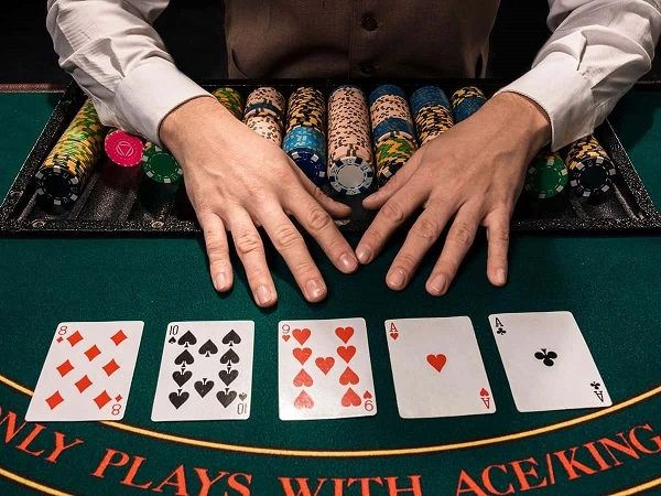Rejam Poker là gì? Phân biệt Rejam Poker và Resteal Poker
